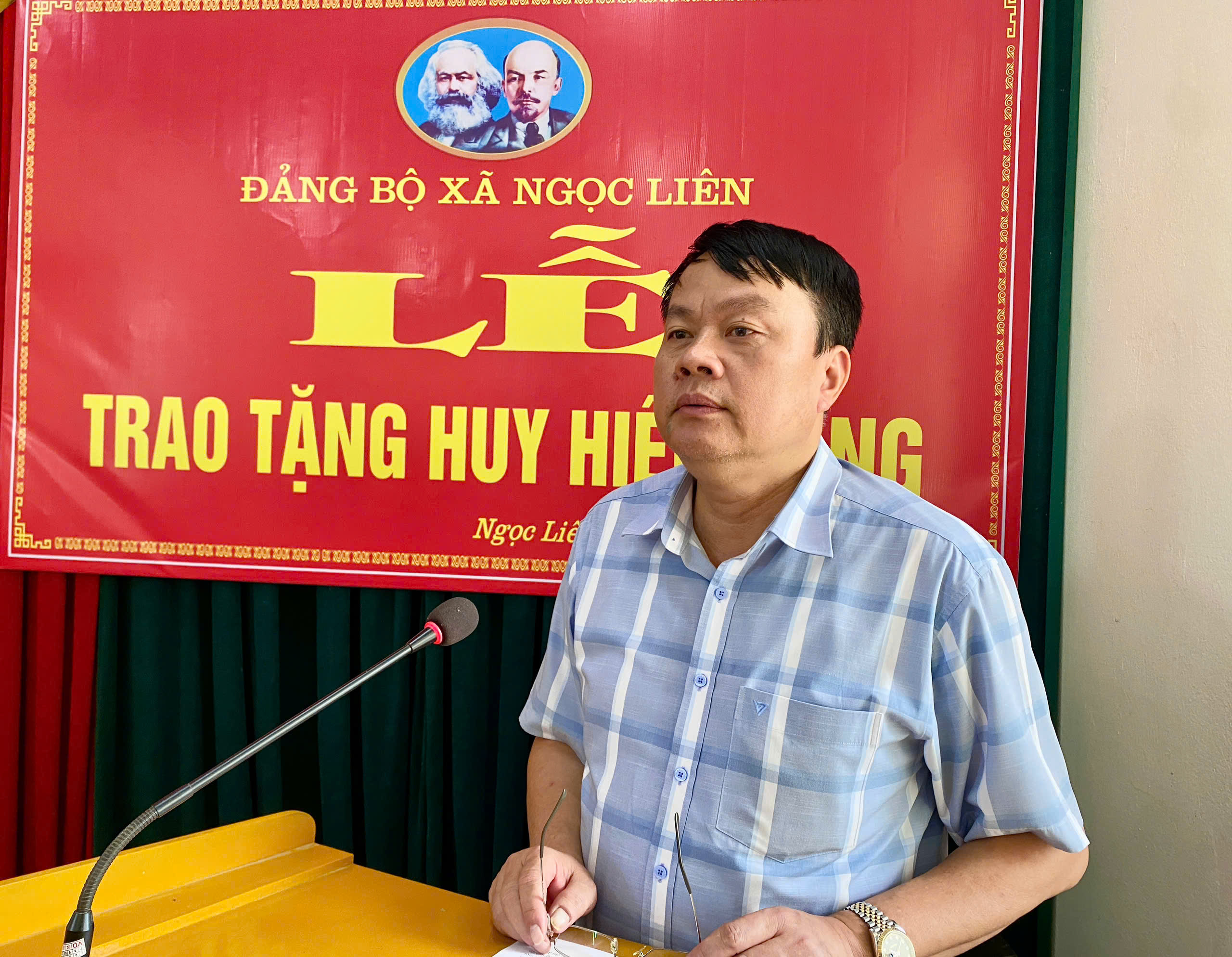 Anh-tin-bai
